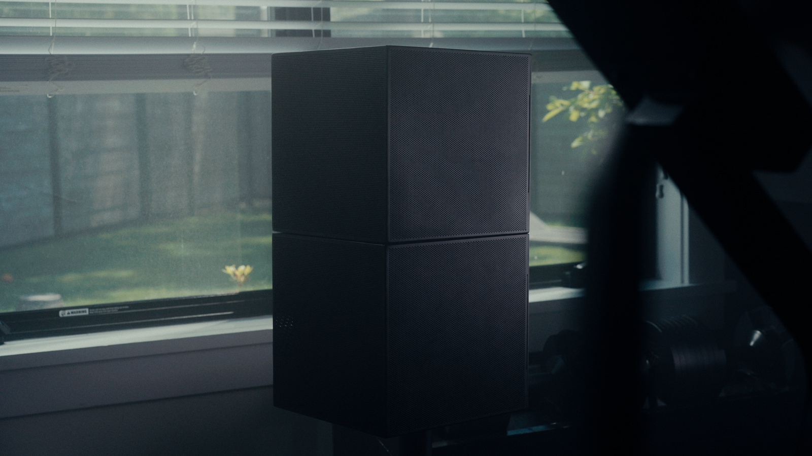 HOLON Cube — back panel